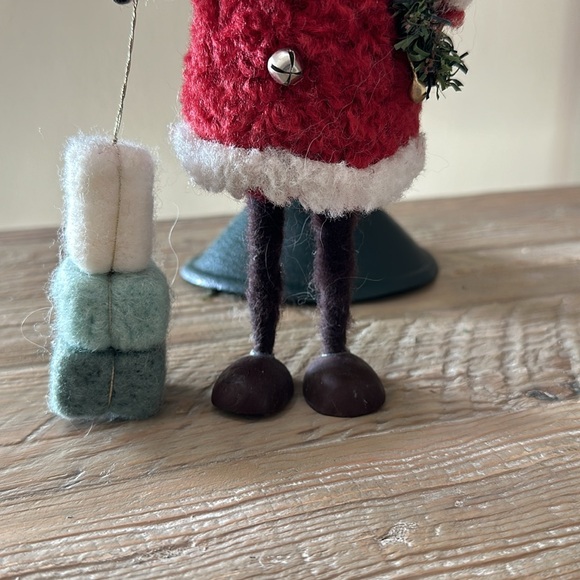 Wool Felt Santa with Red Hat & Packages - Picture 4 of 14